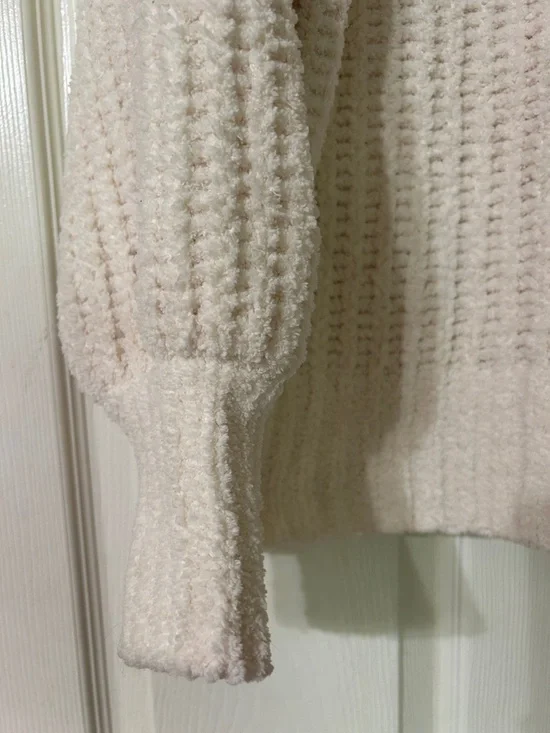 Cream Turtleneck Chunky Knit Sweater - Picture 5 of 8